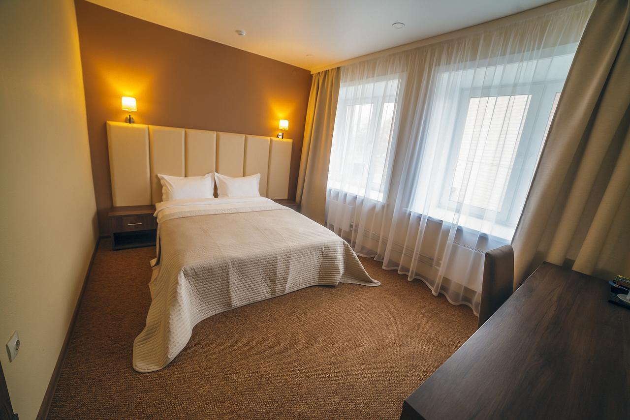 Zagreb Hotel Leninsk-Kuznetskiy ภายนอก รูปภาพ